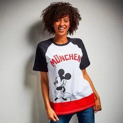 Disney Magasin Paris // Disney Store T-shirt Mickey München Pour Adultes 7 Disney Magasin Paris // Disney Store T-shirt Mickey München Pour Adultes -Boutique De Déguisements disney magasin paris disney store t shirt mickey munchen pour adultes 33