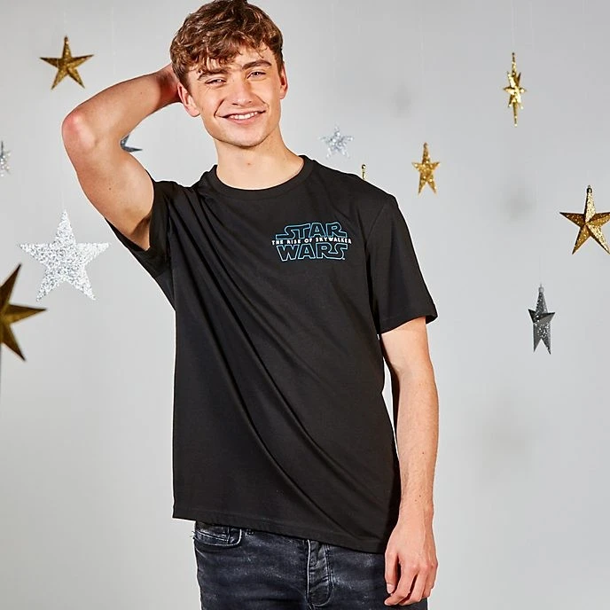 Disney Store // Disney Store T-shirt Star Wars : L'Ascension De Skywalker Pour Adultes 2 Disney Store // Disney Store T-shirt Star Wars : L'Ascension De Skywalker Pour Adultes – Image 2