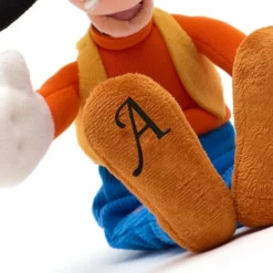 Disney Store France // Mini Bean Bag Dingo -Boutique De Déguisements disney store france mini bean bag dingo 34